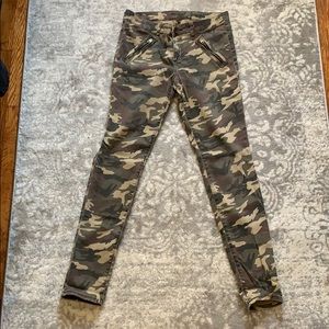Camo skinny jeans
